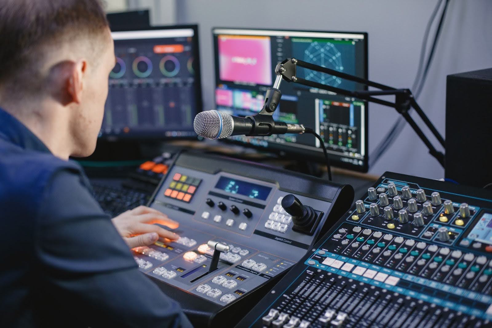 AV Solutions for High-Impact Spaces - Satin Audio Visual sant